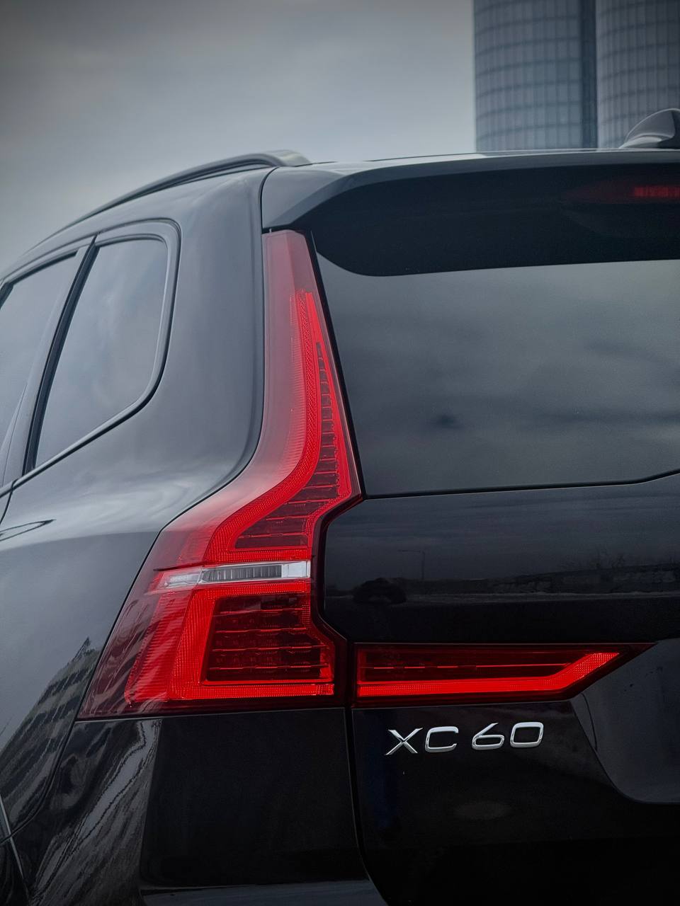Volvo Xc60 R-design B4 Awd
