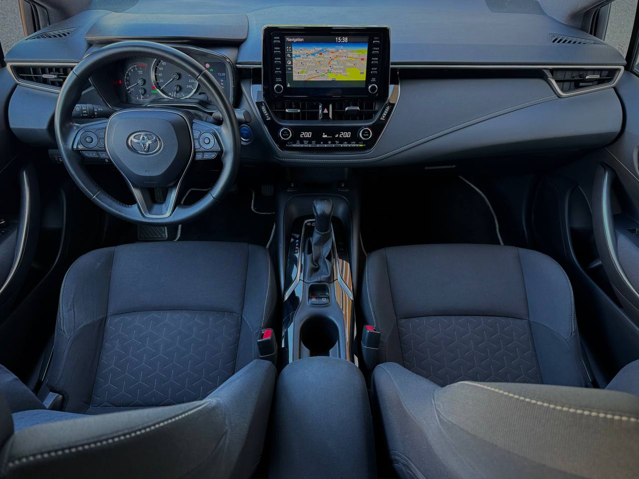 Toyota Corolla 1.8 Hybrid