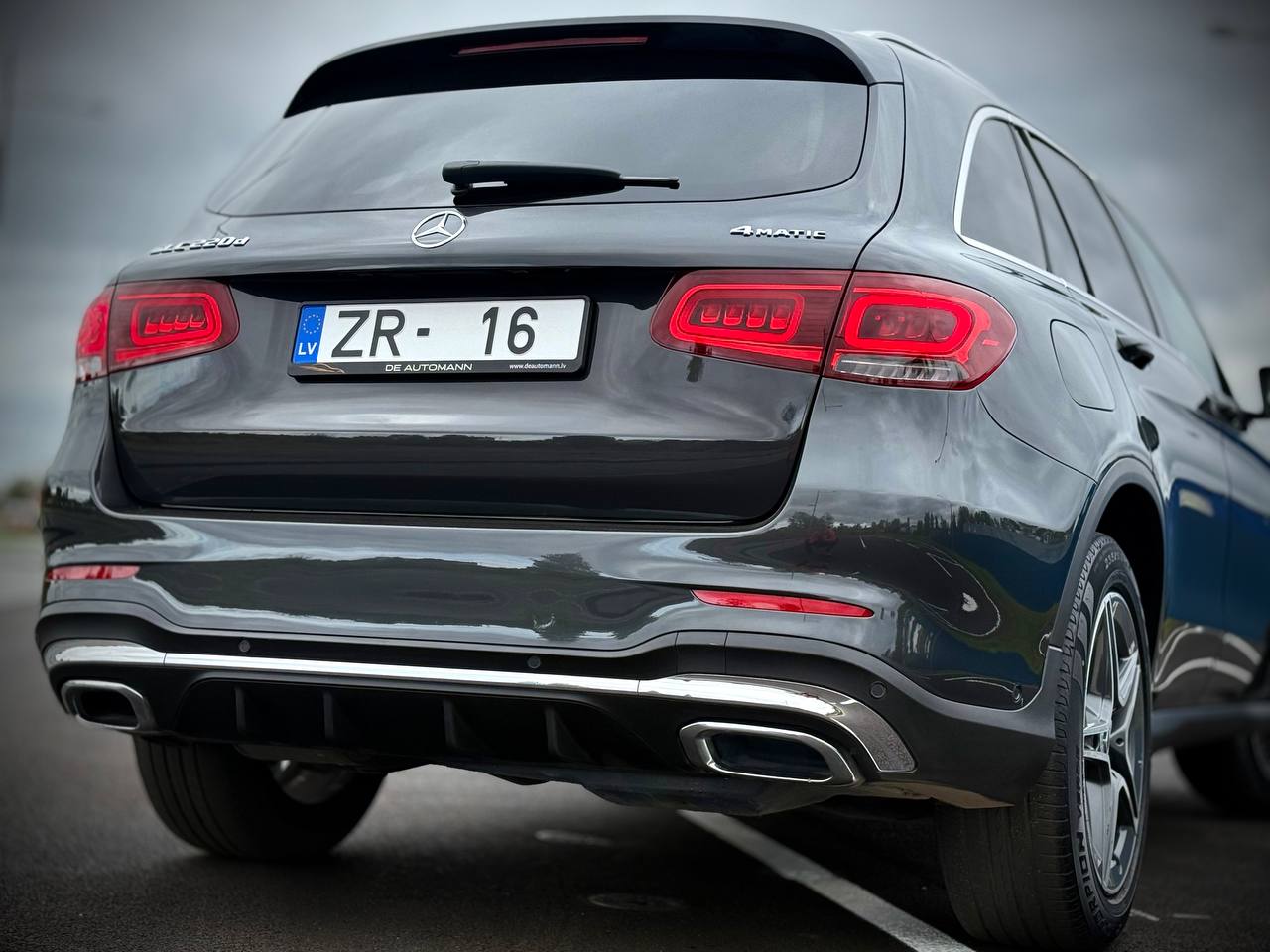 Mercedes-Benz 220D 4Matic AMG Pack