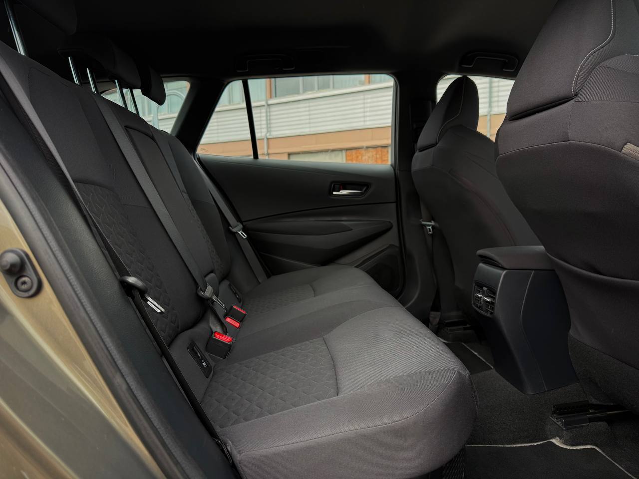 Toyota Corolla 1.8 Hybrid 