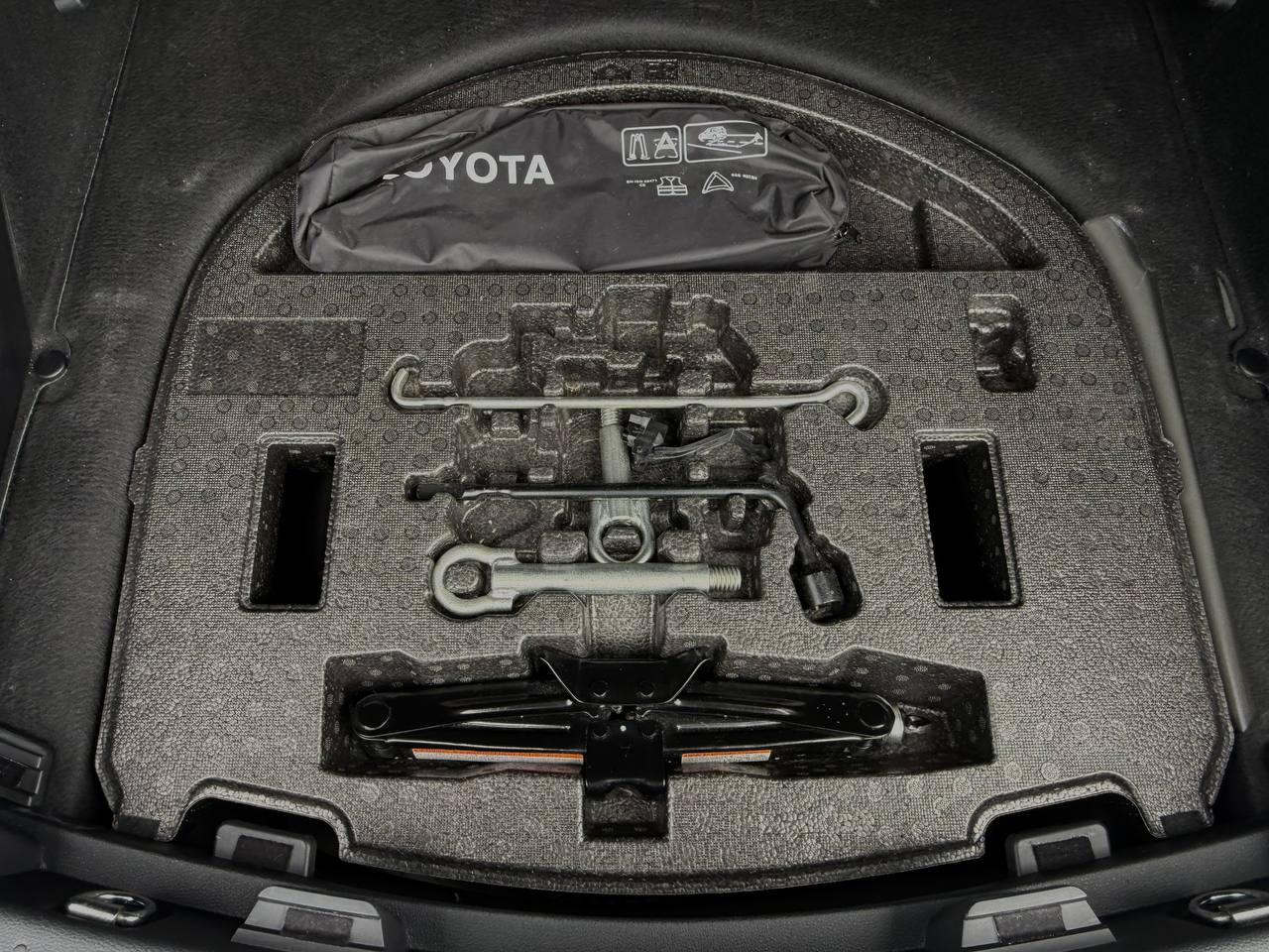 Toyota Corolla 1.8 Hybrid 