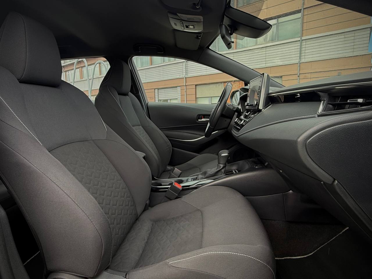 Toyota Corolla 1.8 Hybrid 