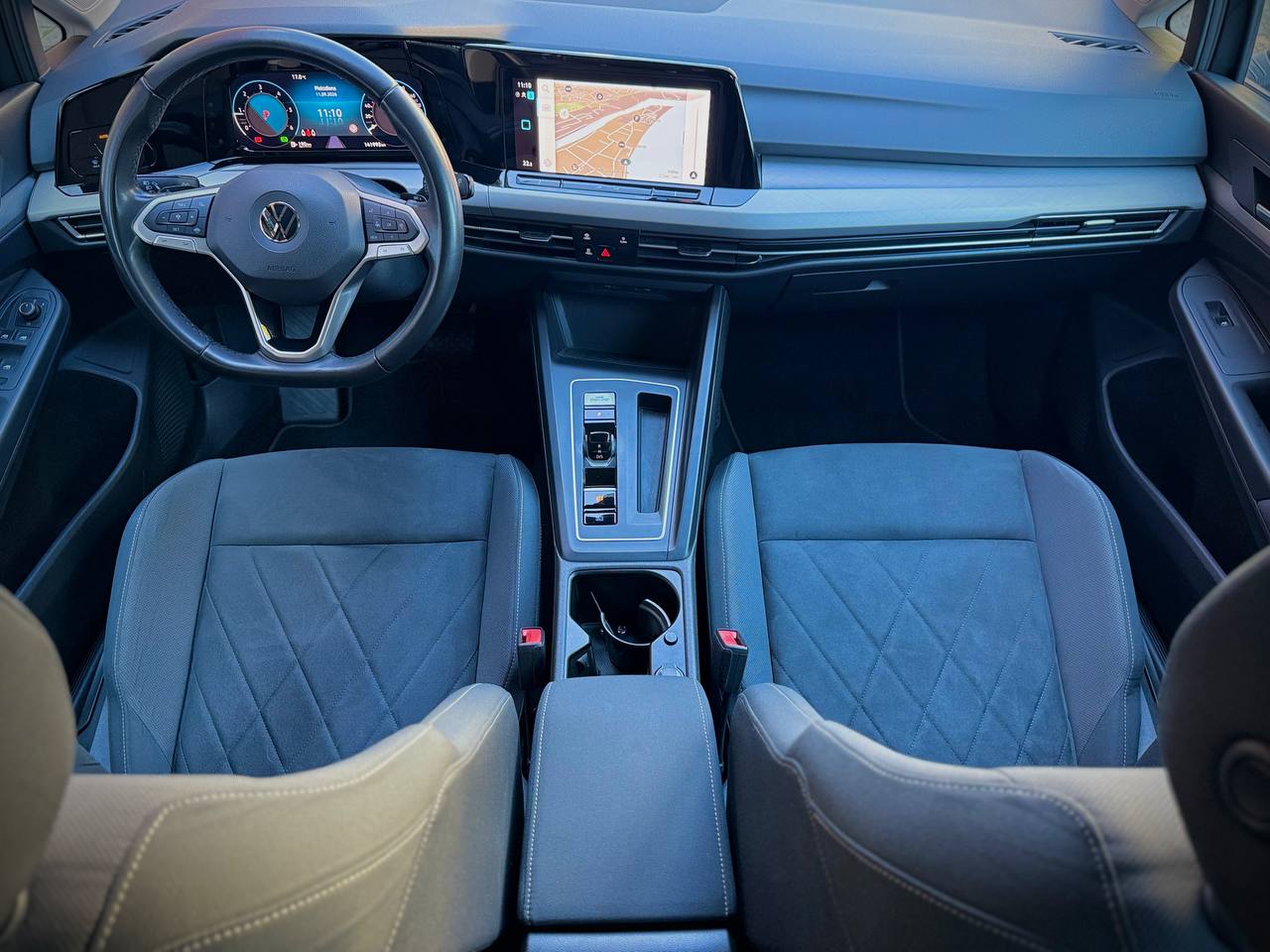 VW Golf 8 2.0tdi