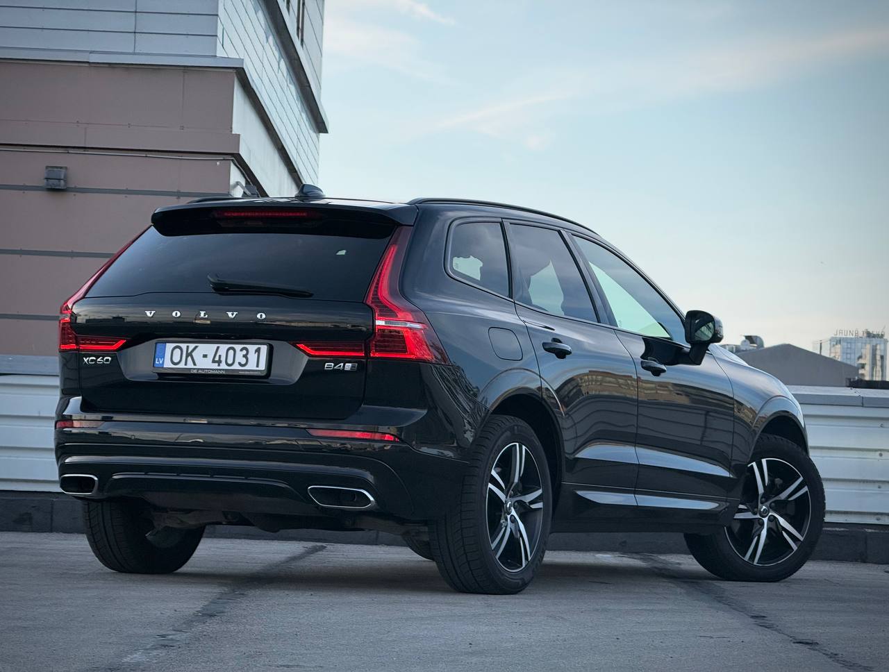 Volvo Xc60 R-design B4 Awd